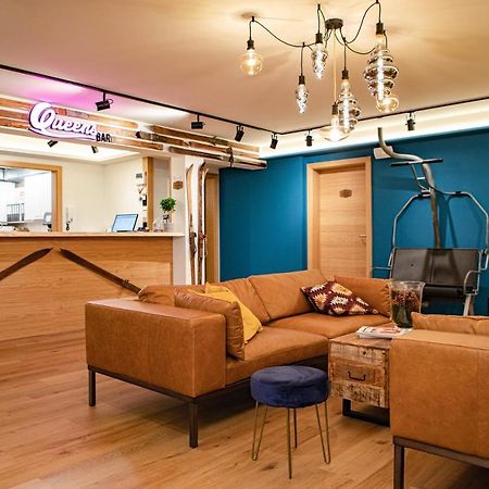 Roomie Alps Design Hostel คิทซ์บือห์ ภายนอก รูปภาพ