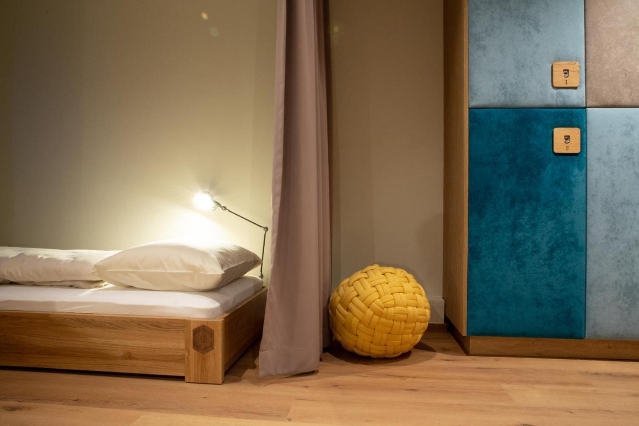 Roomie Alps Design Hostel คิทซ์บือห์ ภายนอก รูปภาพ
