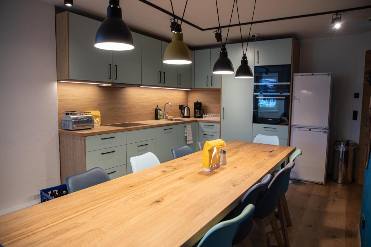 Roomie Alps Design Hostel คิทซ์บือห์ ภายนอก รูปภาพ