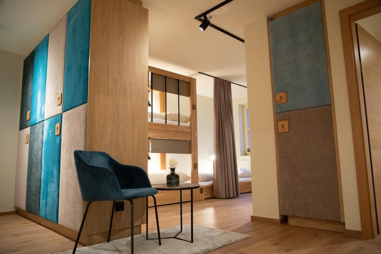 Roomie Alps Design Hostel คิทซ์บือห์ ภายนอก รูปภาพ