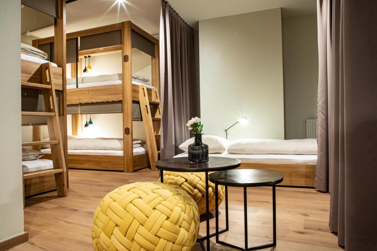 Roomie Alps Design Hostel คิทซ์บือห์ ภายนอก รูปภาพ