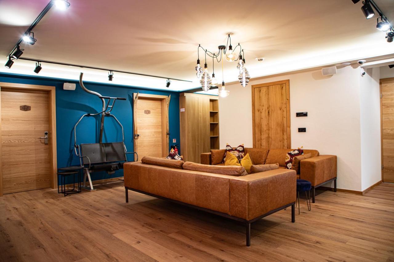 Roomie Alps Design Hostel คิทซ์บือห์ ภายนอก รูปภาพ
